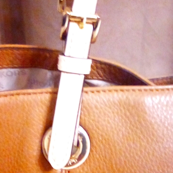 Michael Kors Caramel Tote - Picture 2 of 16